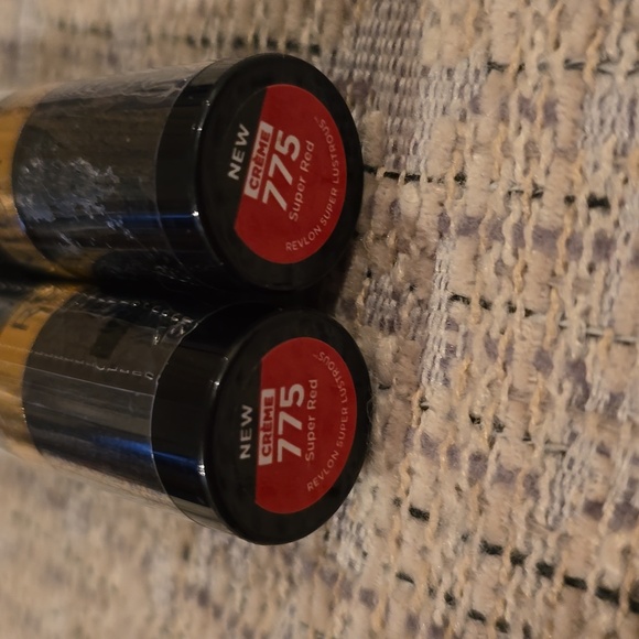 REVLON BRAND WOMEN'S SUPER LUSTROUS LIPSTICK BUNDLE OF 2 - Picture 2 of 7